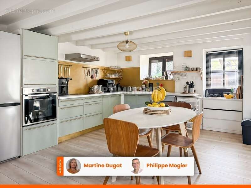 Maison à CREUZIER-LE-NEUF