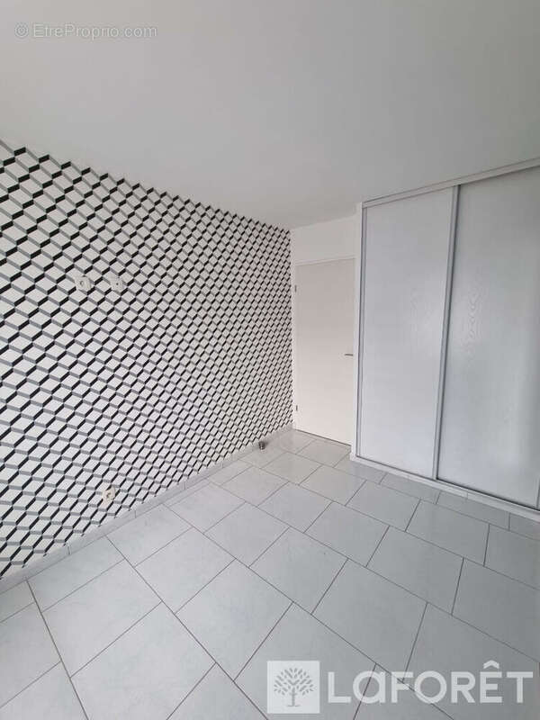 Livry-Gargan _ Appartement T3 58 m² _ Balcon _ Parking  _ Ascenseur _ DPE C - photo 7