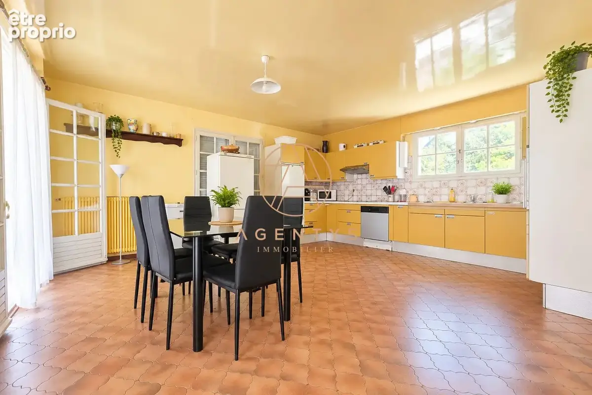 Maison 7 pièces 217 m² à vendre à Emerainville (77184) - photo 8