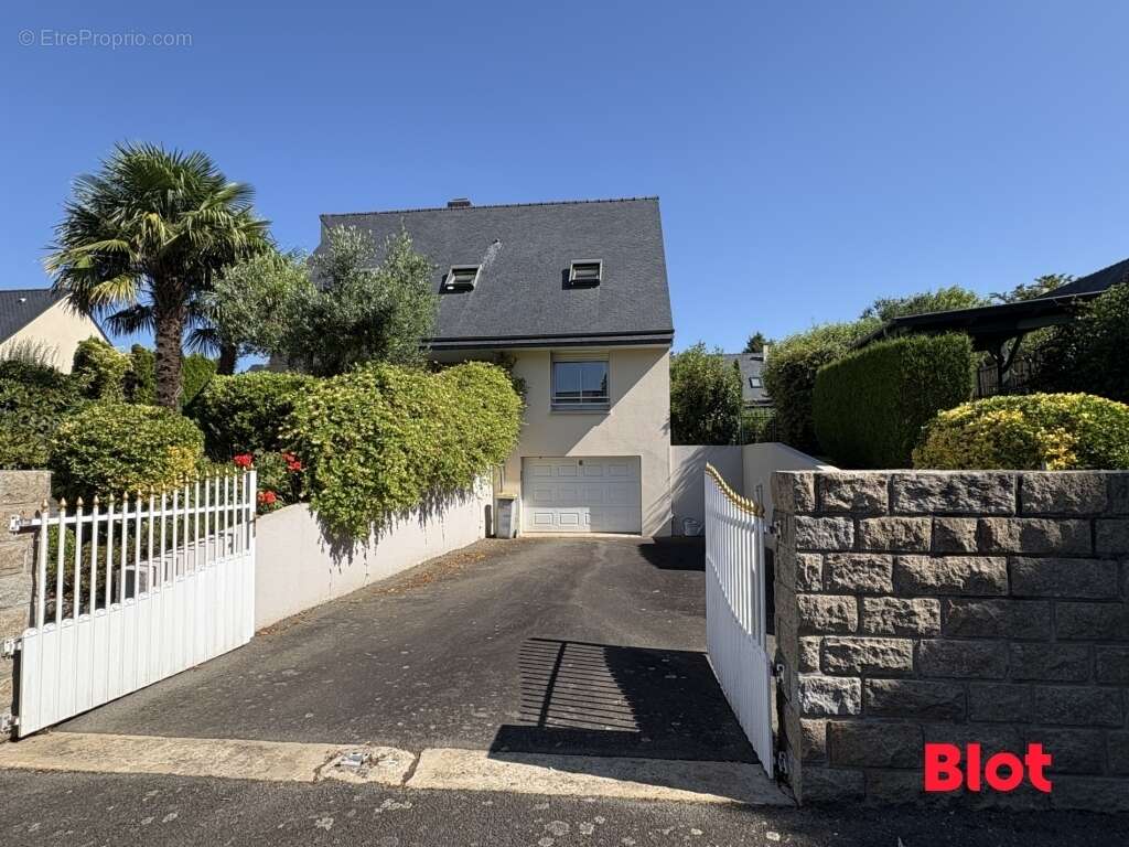 Maison à VEZIN-LE-COQUET