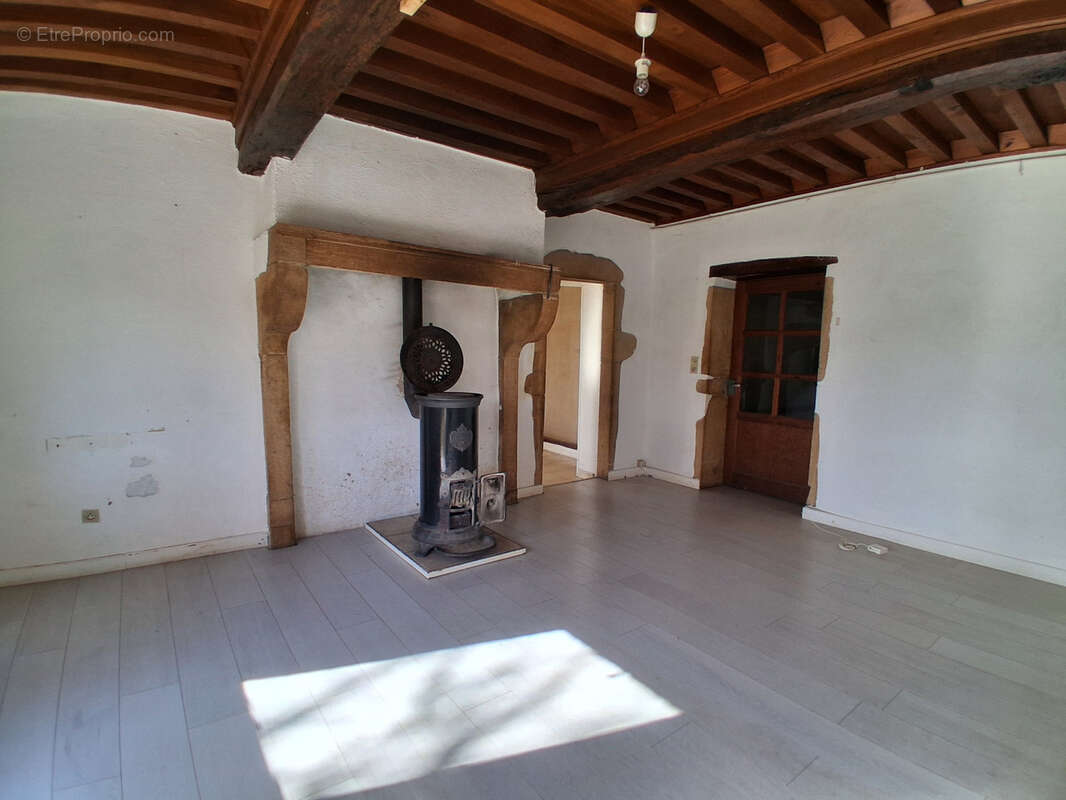 Maison à SAINT-DENIS-DE-CABANNE