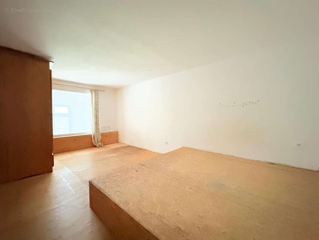 Appartement à LIMOURS