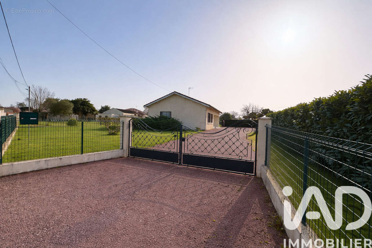 Photo 3 - Maison à LES BILLAUX