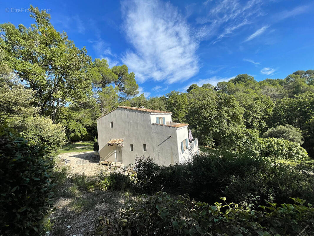 Maison à EGUILLES