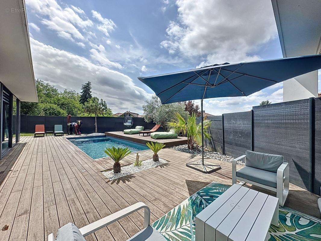 Maison à SAINT-SYMPHORIEN-D&#039;OZON