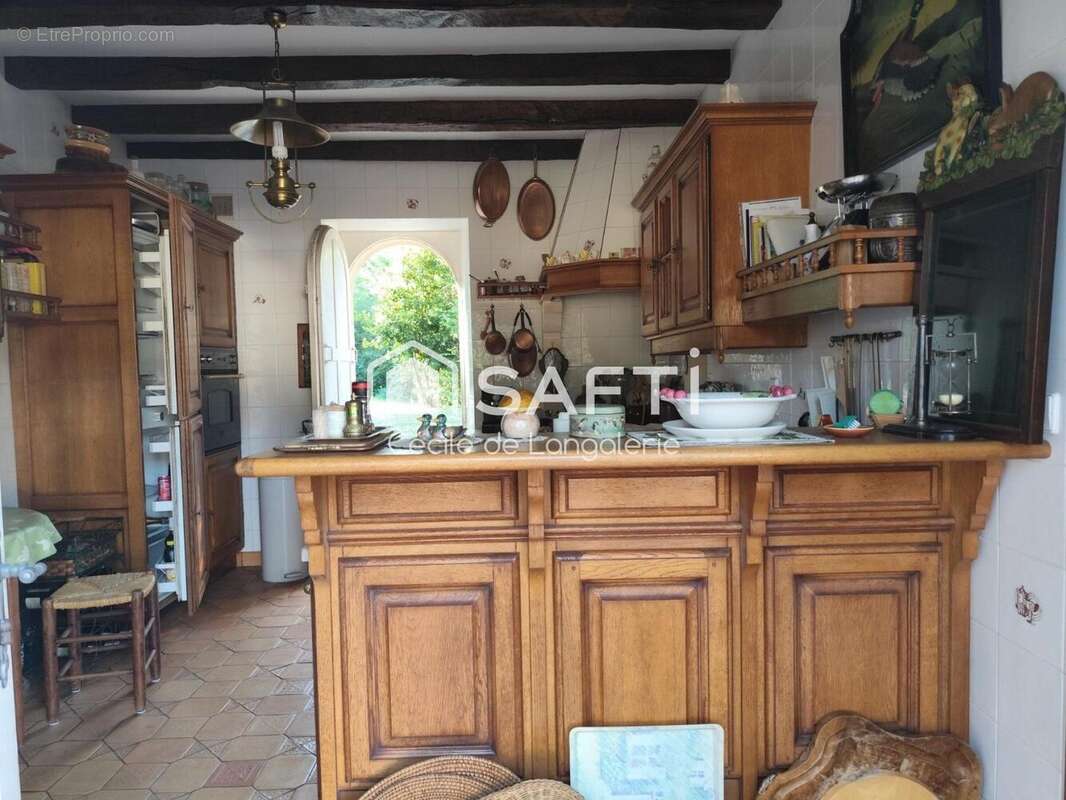 Maison 189 m² à Azay-Le-Ferron  - photo 8