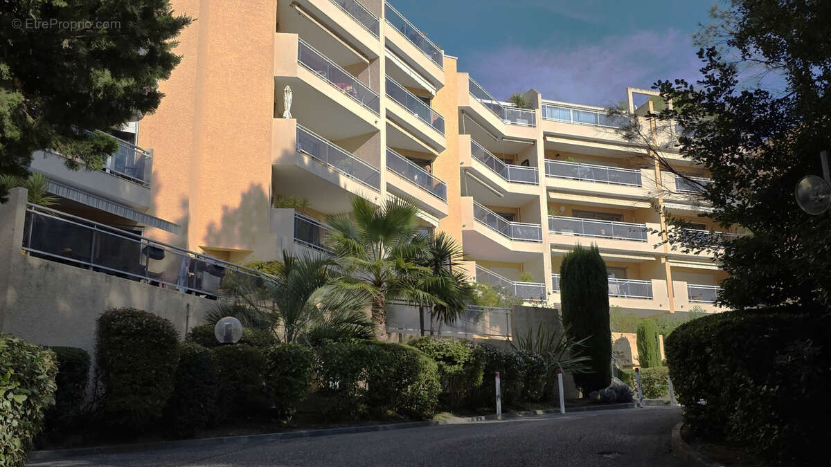 Autre à CARNOUX-EN-PROVENCE