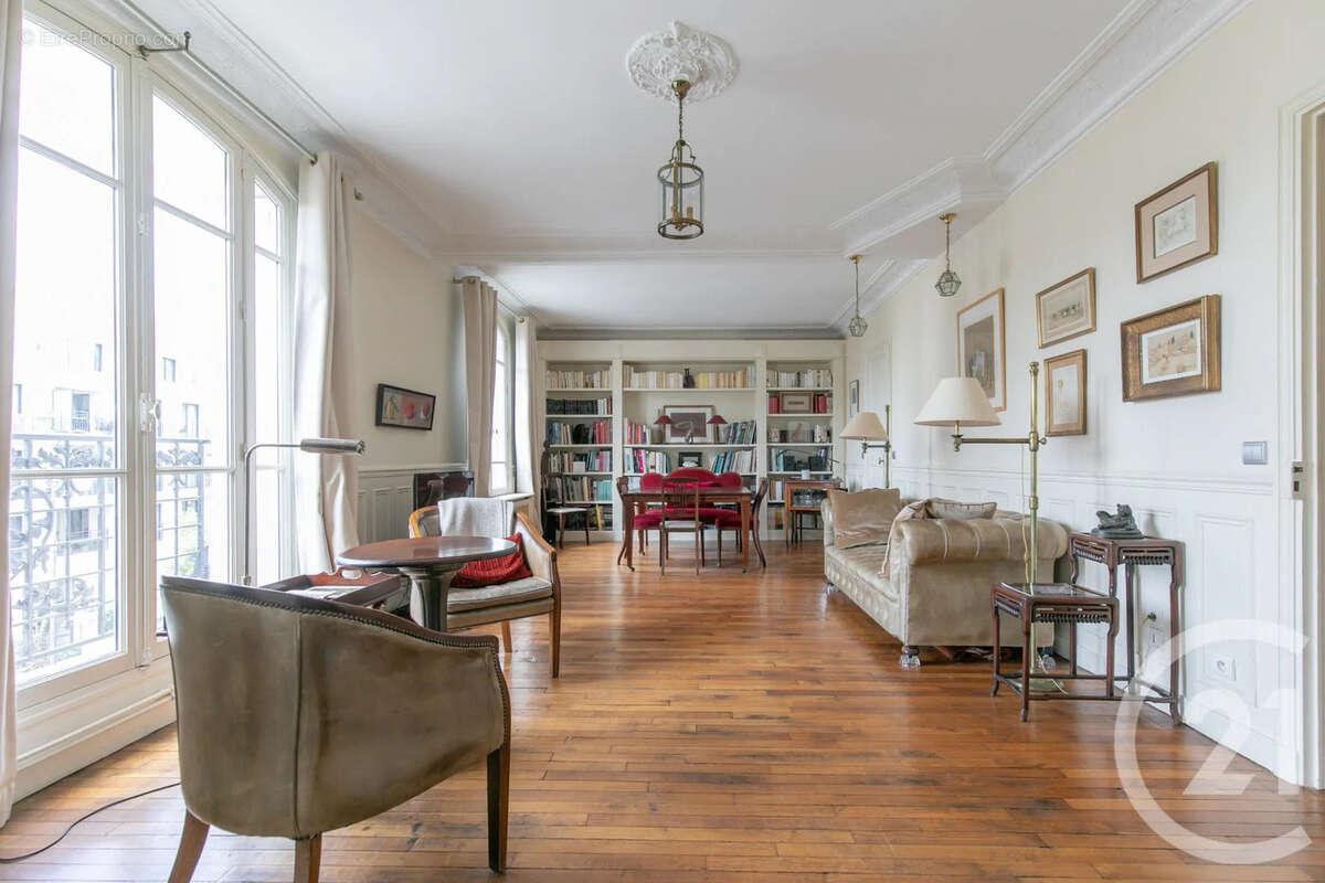 Appartement à SAINT-MAUR-DES-FOSSES