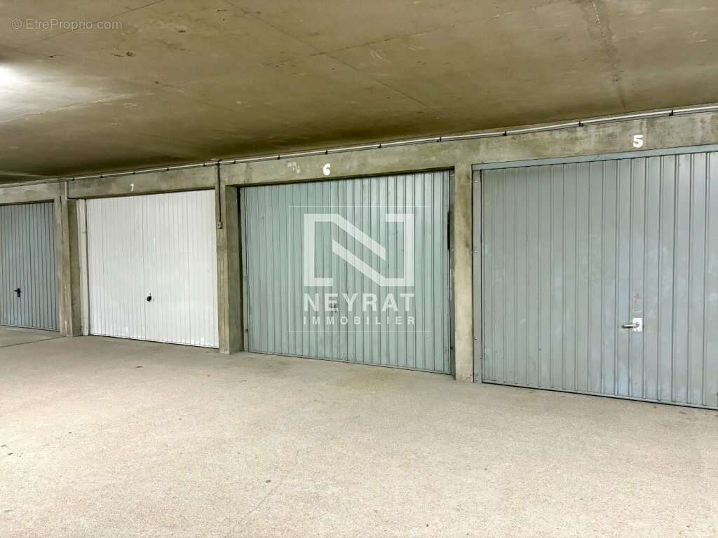 Appartement avec balcon, cave et garage privatif - Environnement verdoyant - Quartier Wilson / Allées du parc - photo 16