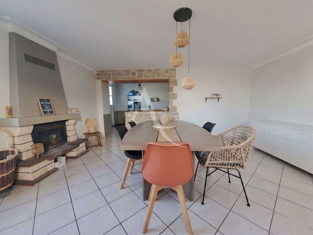 Maison à LES HERBIERS