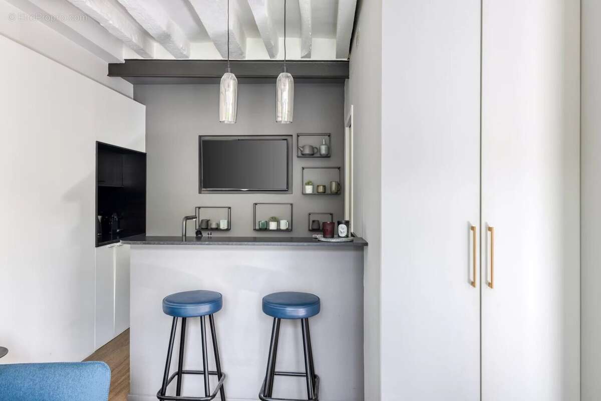 Appartement à PARIS-1E