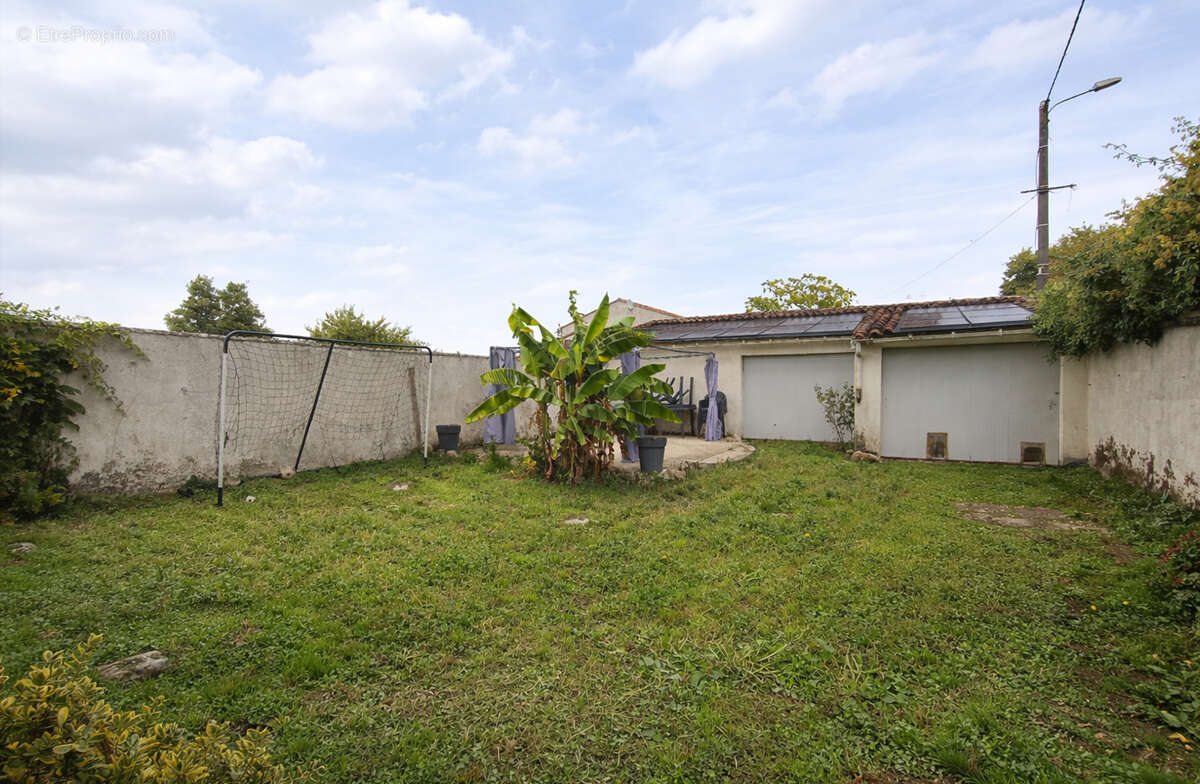 Maison à CHERVES-RICHEMONT