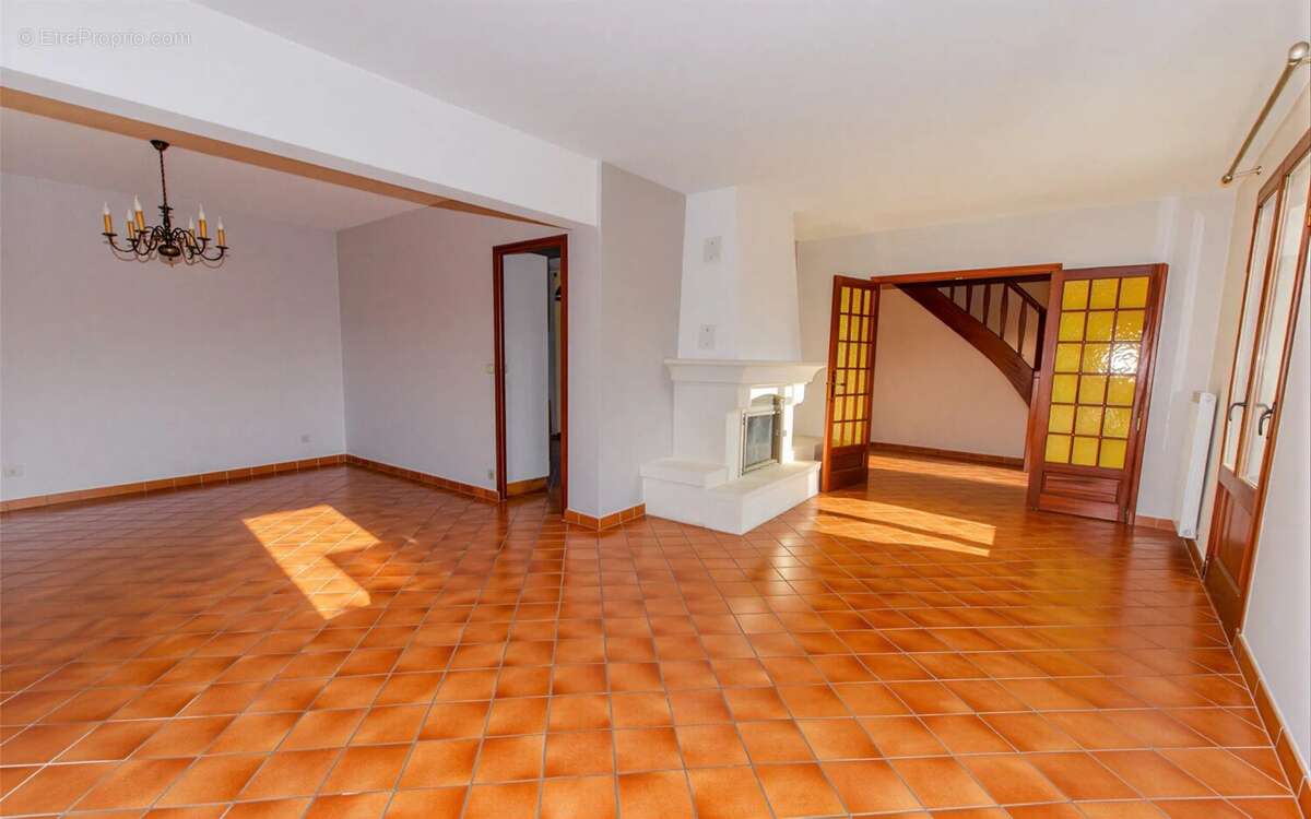 Maison T6 avec emplacement privilégié et beaux volumes - photo 6