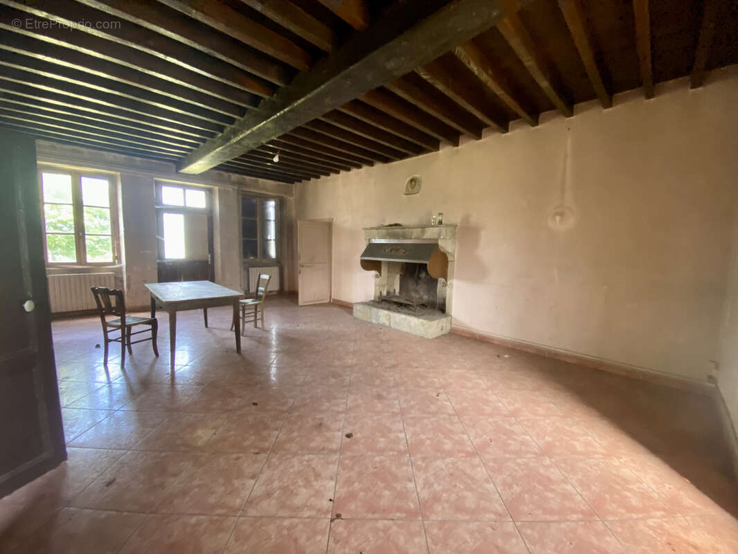 Maison à LURCY-LE-BOURG