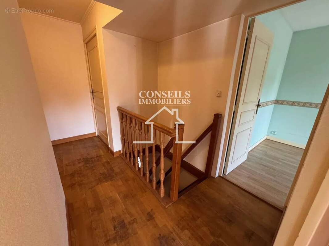 Maison à VILLENEUVE-SUR-YONNE