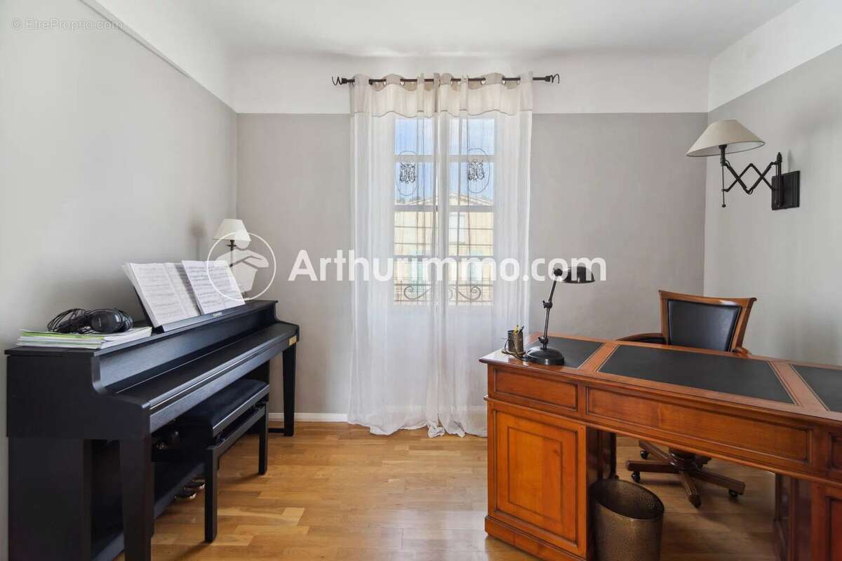 Maison à LE CANNET-DES-MAURES