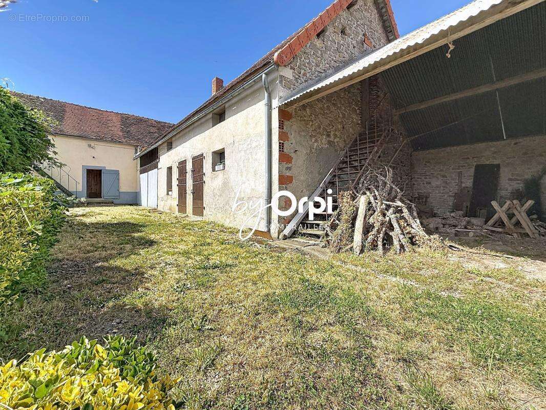Maison à LOUROUX-DE-BOUBLE