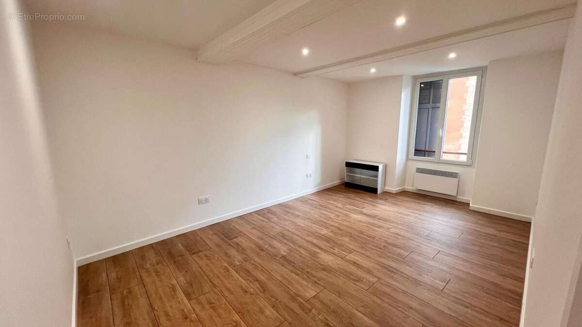 Appartement à ESPINASSES