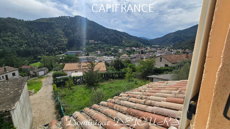 Maison à SAINT-SAUVEUR-DE-MONTAGUT