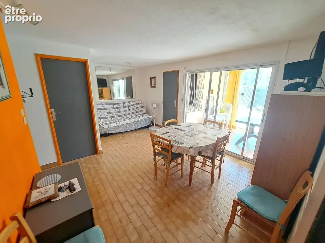 Le cap d'agde t3 + cabine en rez de jardin avec parking. - photo 3