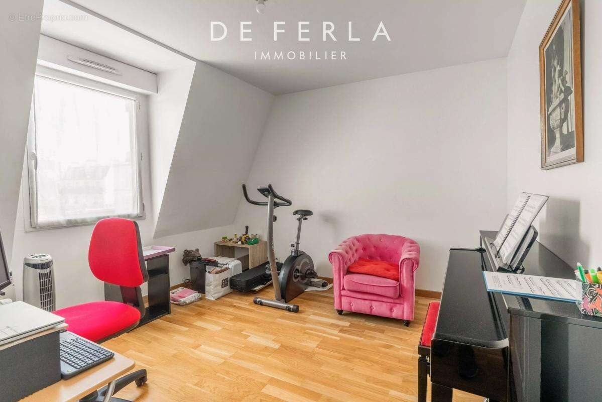 Appartement à PARIS-14E