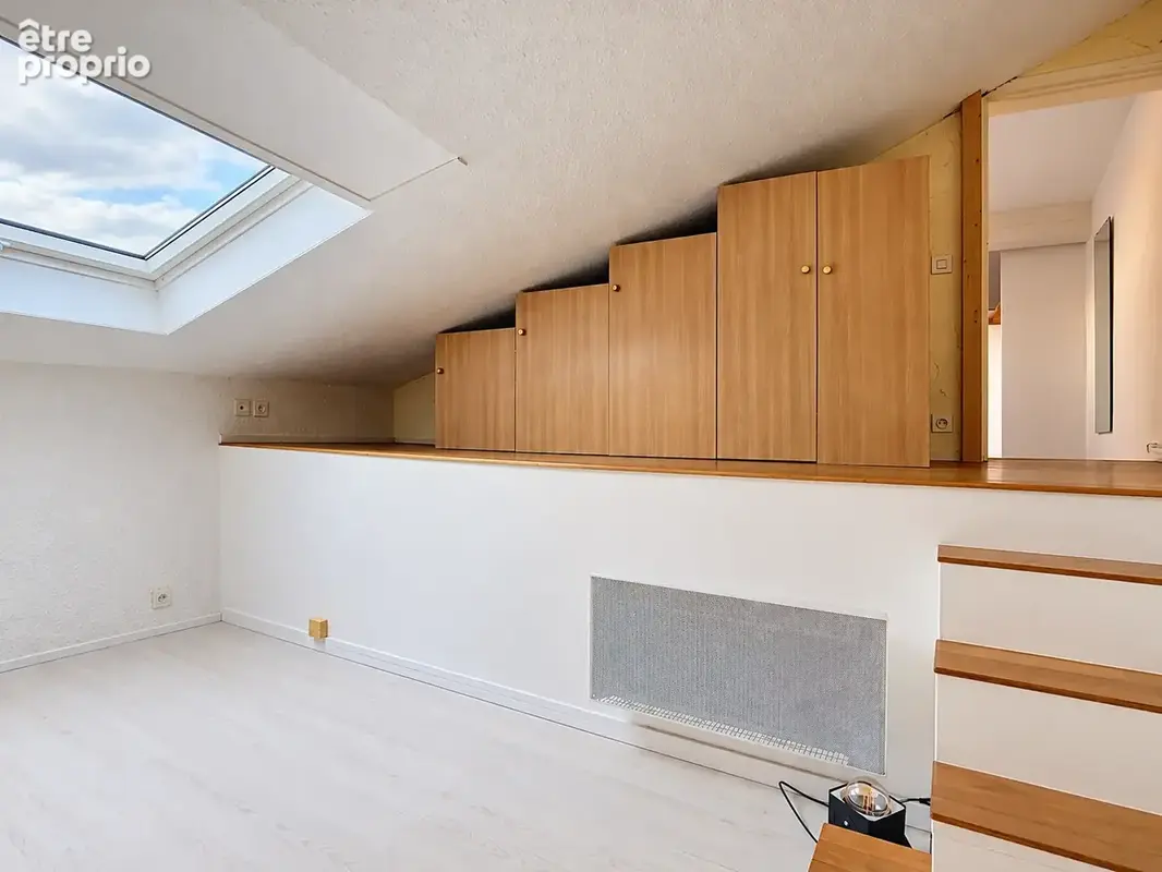 Exclusivité hyper-centre : T2 duplex atypique en dernier étage - photo 5