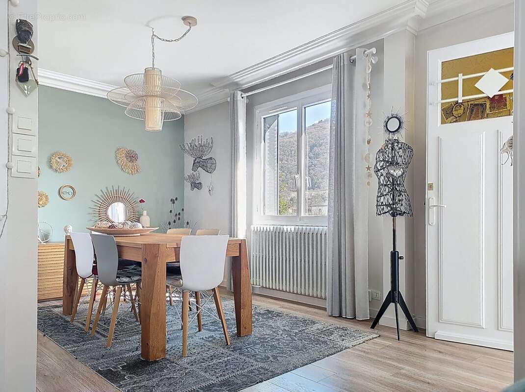 Maison à POISAT