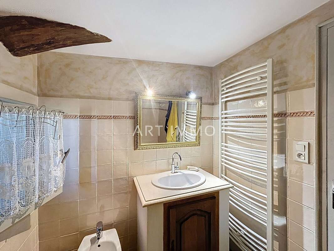 A vendre mas du xviii siecle sur pres d'un hectare de terrain avec piscine - photo 12