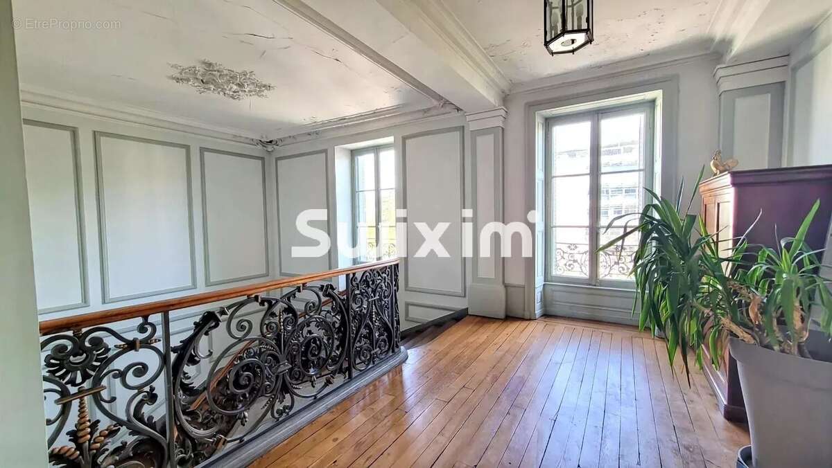 Appartement 112 m² à Lons-Le-Saunier  - photo 3