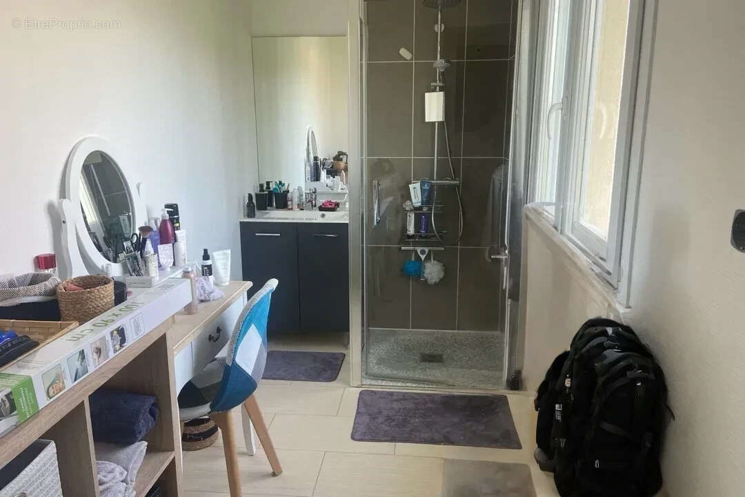 maison contemporaine alliant élégance et espace de vie - photo 8