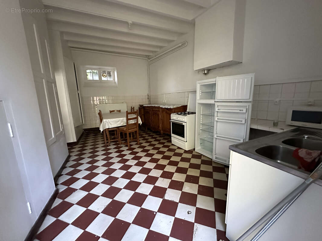 Maison à LA ROCHE-CHALAIS