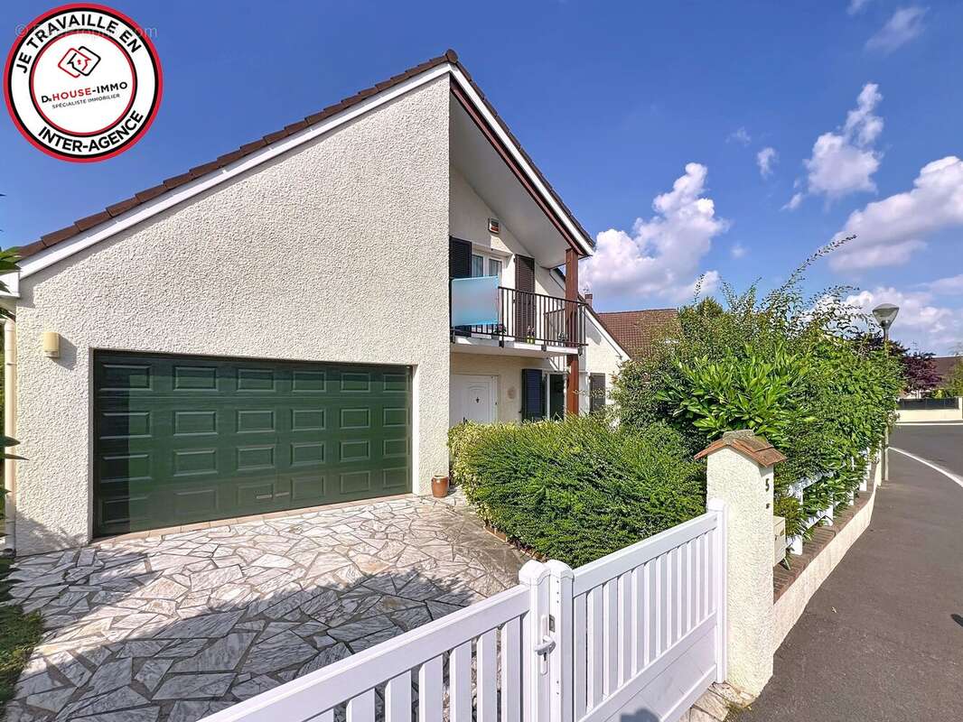 Maison à COMBS-LA-VILLE