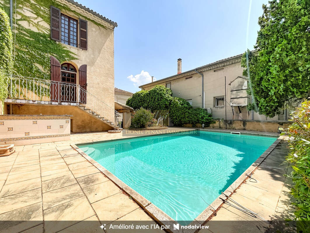 Carpentras maison de ville t4 110m2 a rafraichir avec piscine et pool house - photo 2
