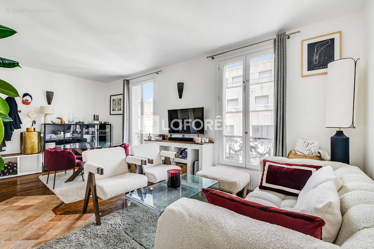 Appartement à PARIS-14E