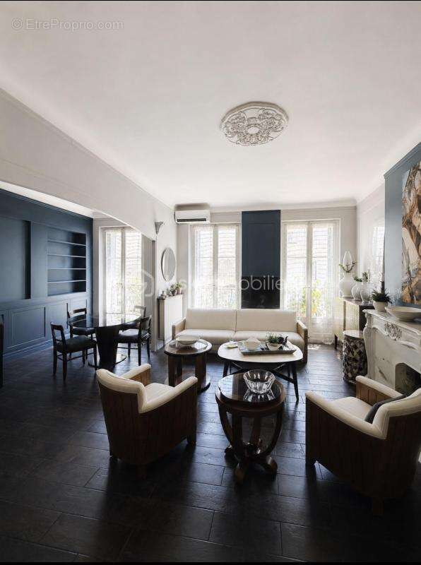 Rare à la vente : 131 m² de charme et de lumière en plein centre de Toulon - photo 3