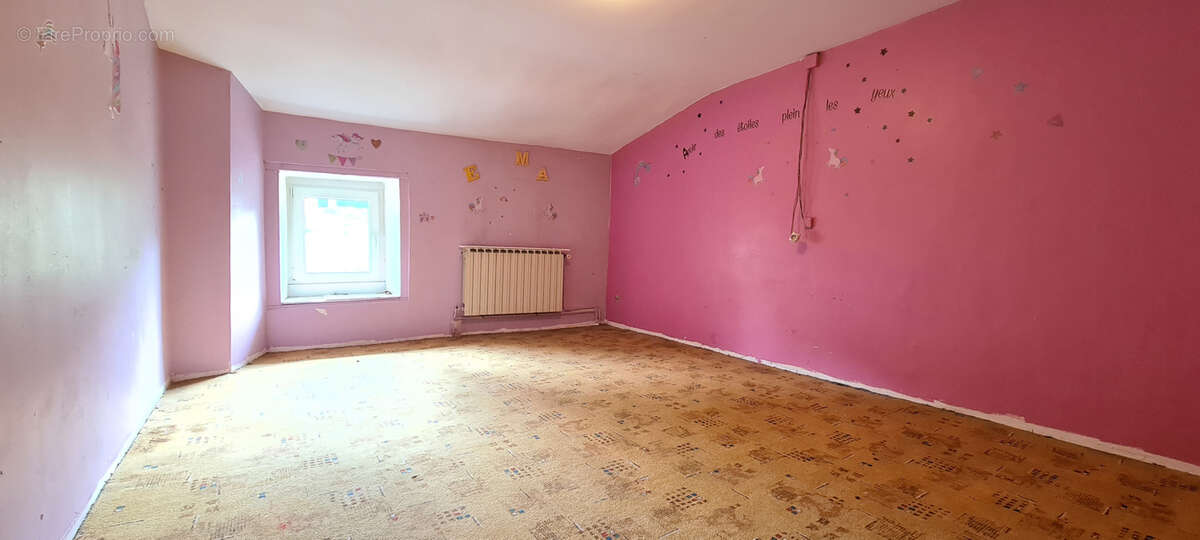 Maison à LINY-DEVANT-DUN