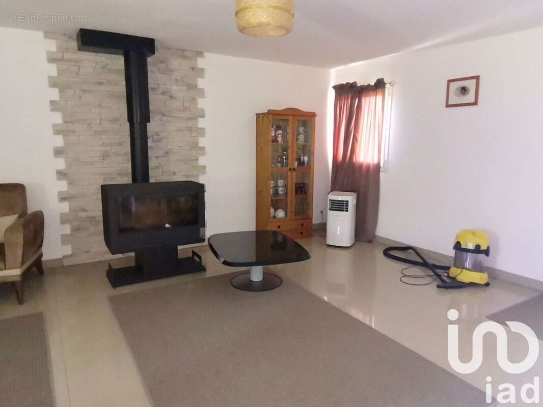 Photo 8 - Maison à LE PONT-CHRETIEN-CHABENET