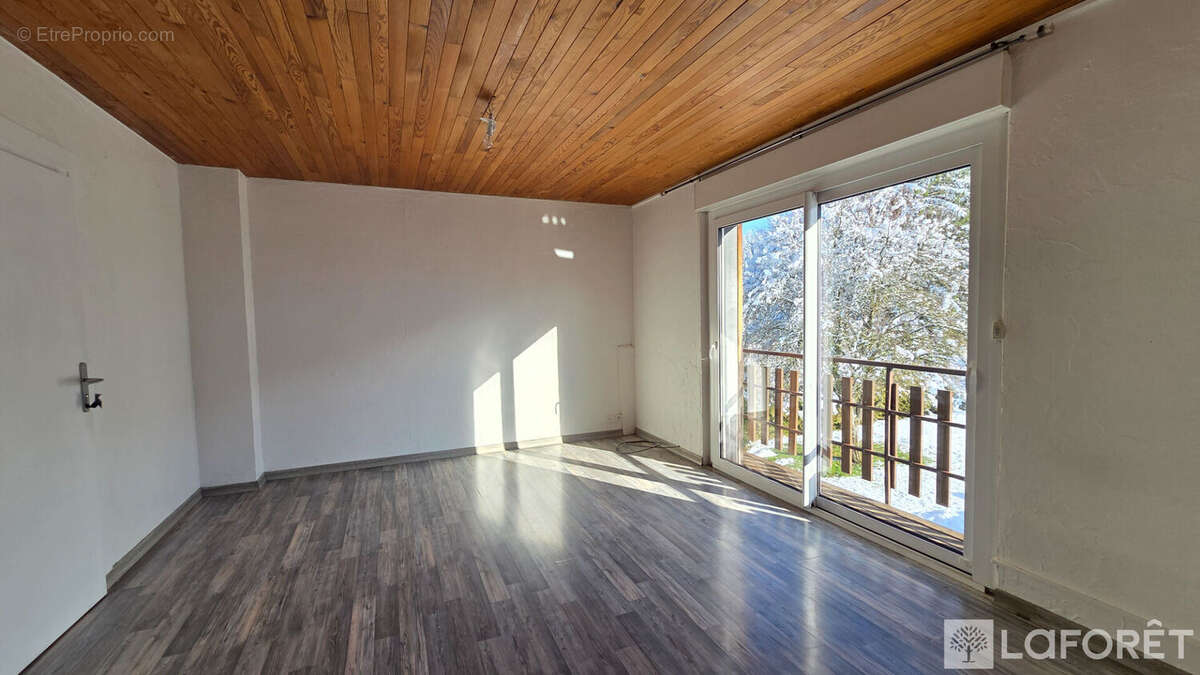 Appartement à GRANGES-NARBOZ