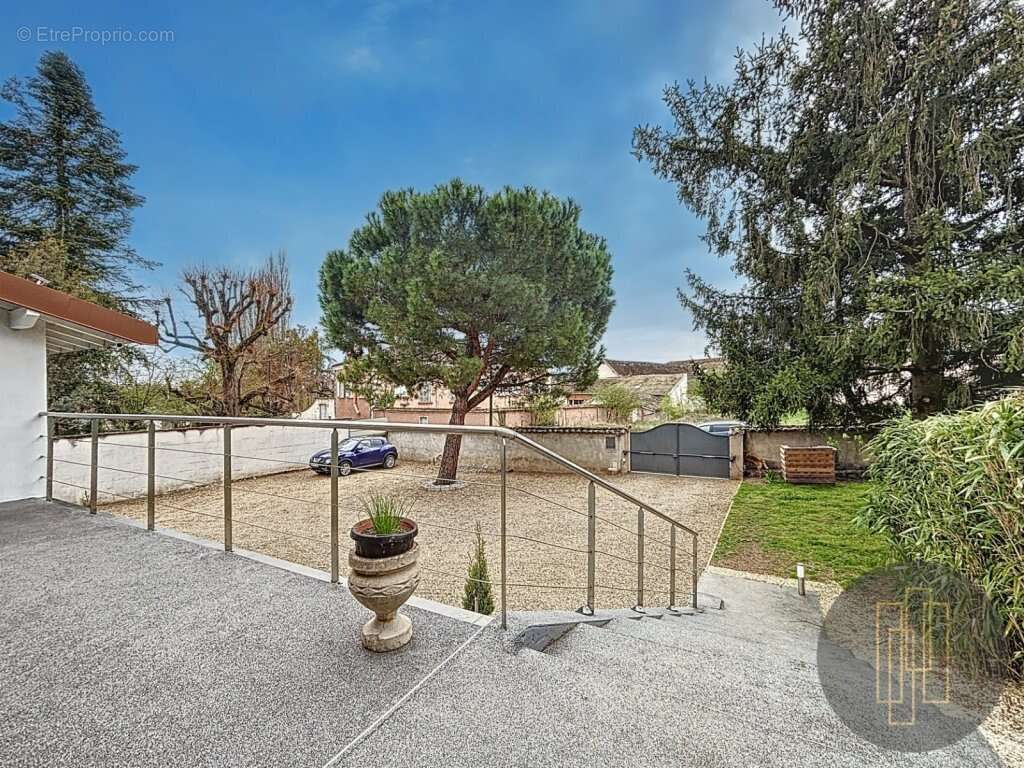 Maison à SAINT-GEORGES-DE-RENEINS