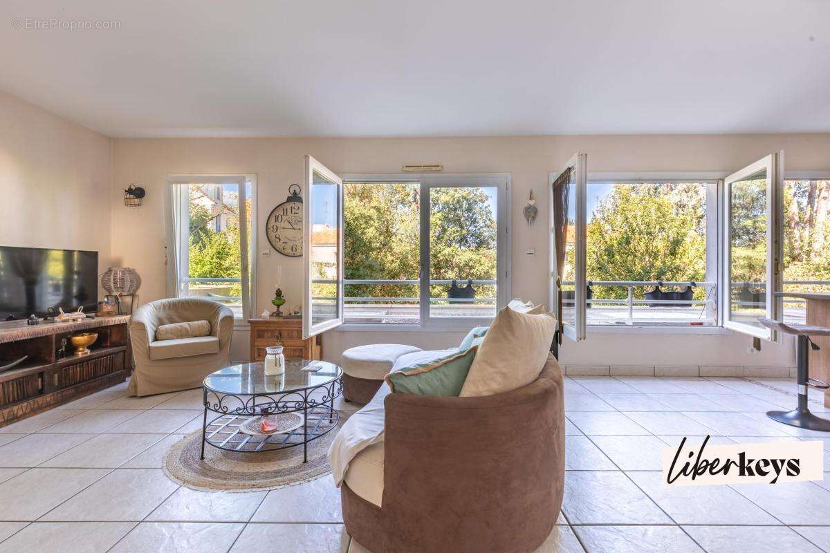 Appartement à SAINT-SEBASTIEN-SUR-LOIRE