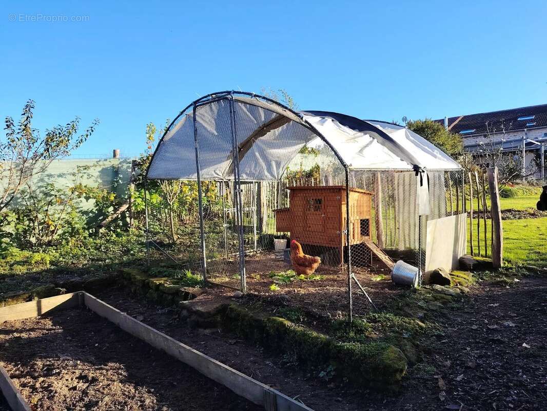 Maison à LA BASSE-VAIVRE