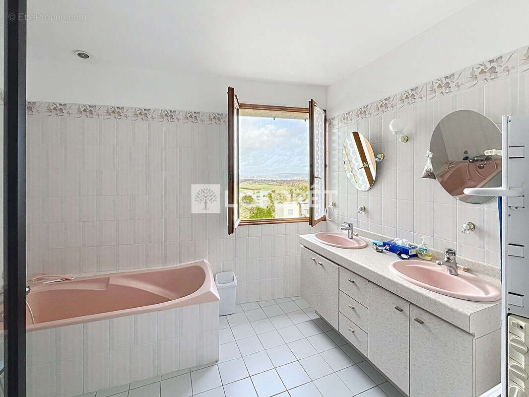 Maison à MORAINVILLIERS