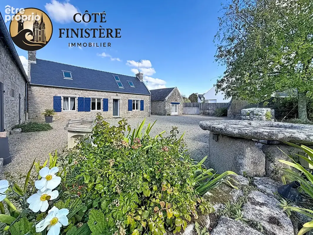 LOCTUDY - Une belle propriété au coeur du bourg, avec maison indépendante et jardin ! - photo 1