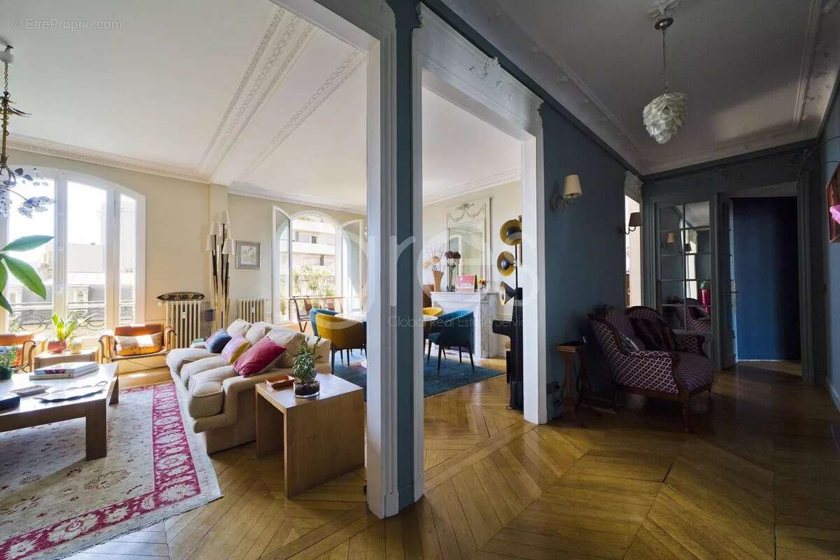 75007 suffren / tour eiffel. vente appartement haussmannien familial 3 chambres. - photo 7