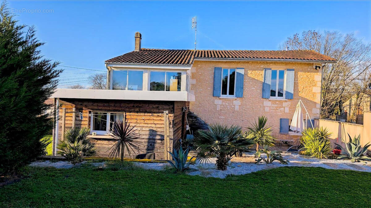 Maison à REIGNAC