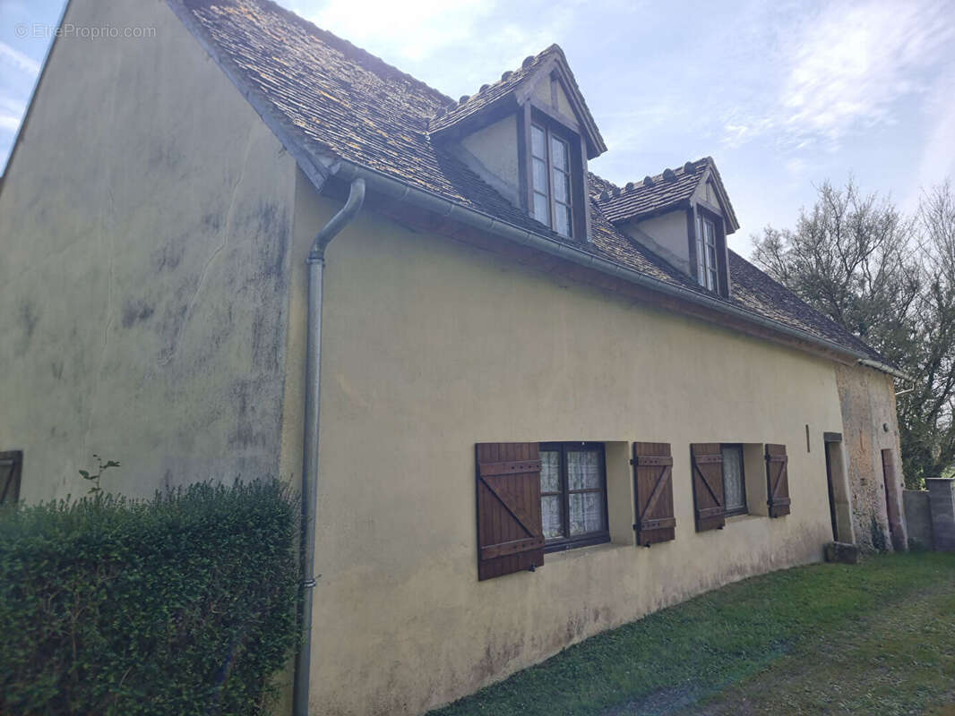 Maison à LE GUE-DE-LA-CHAINE