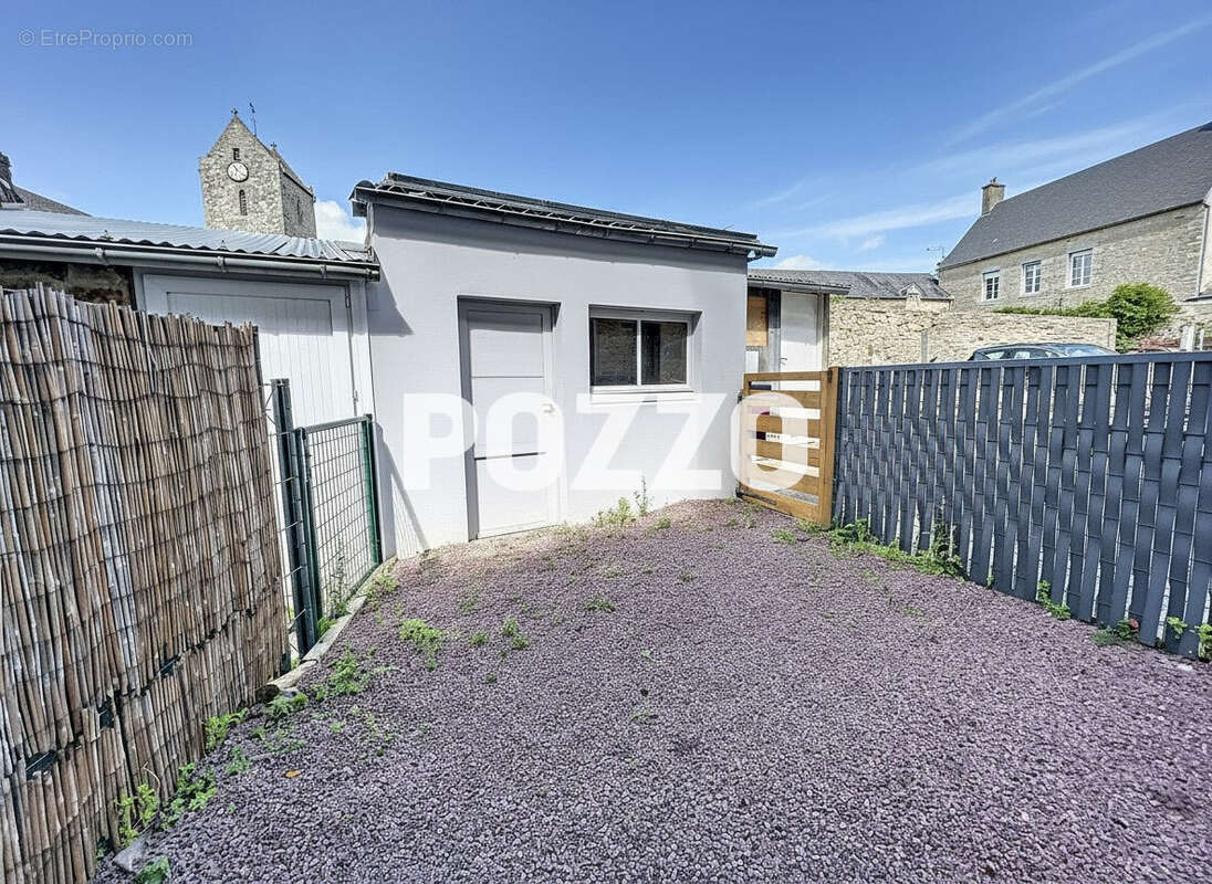 Maison à LA LUCERNE-D&#039;OUTREMER