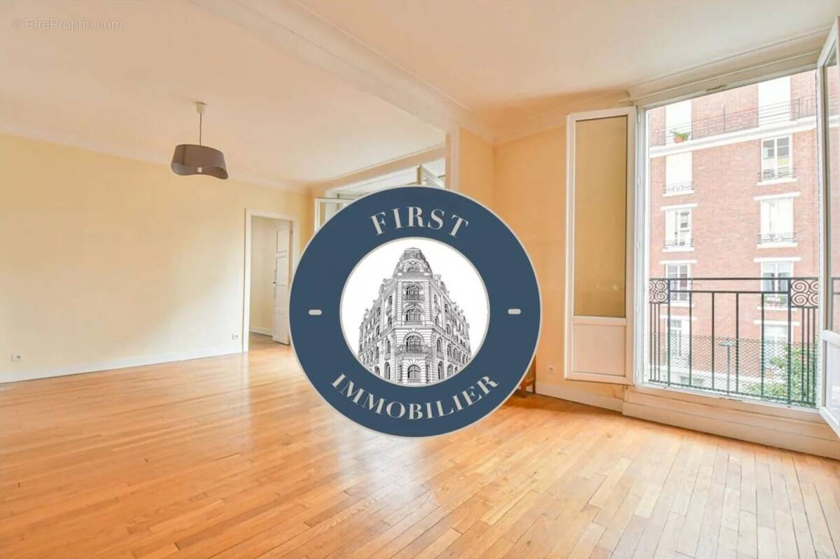 Appartement à PARIS-17E