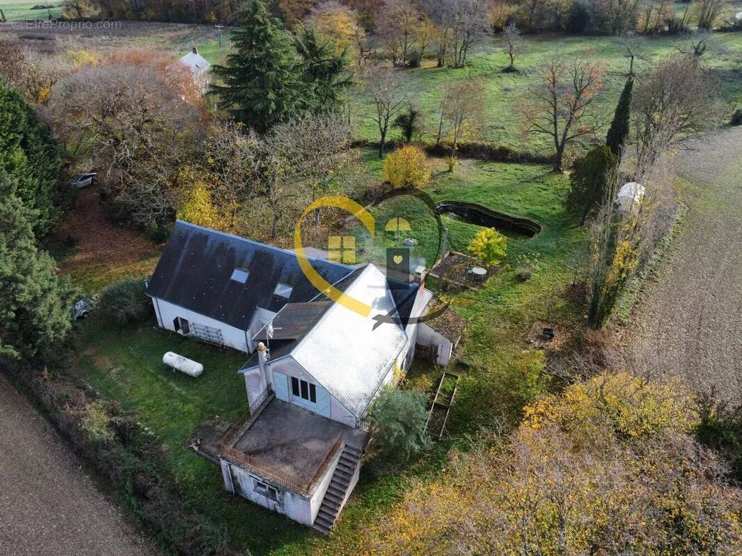 Maison à SENS-BEAUJEU