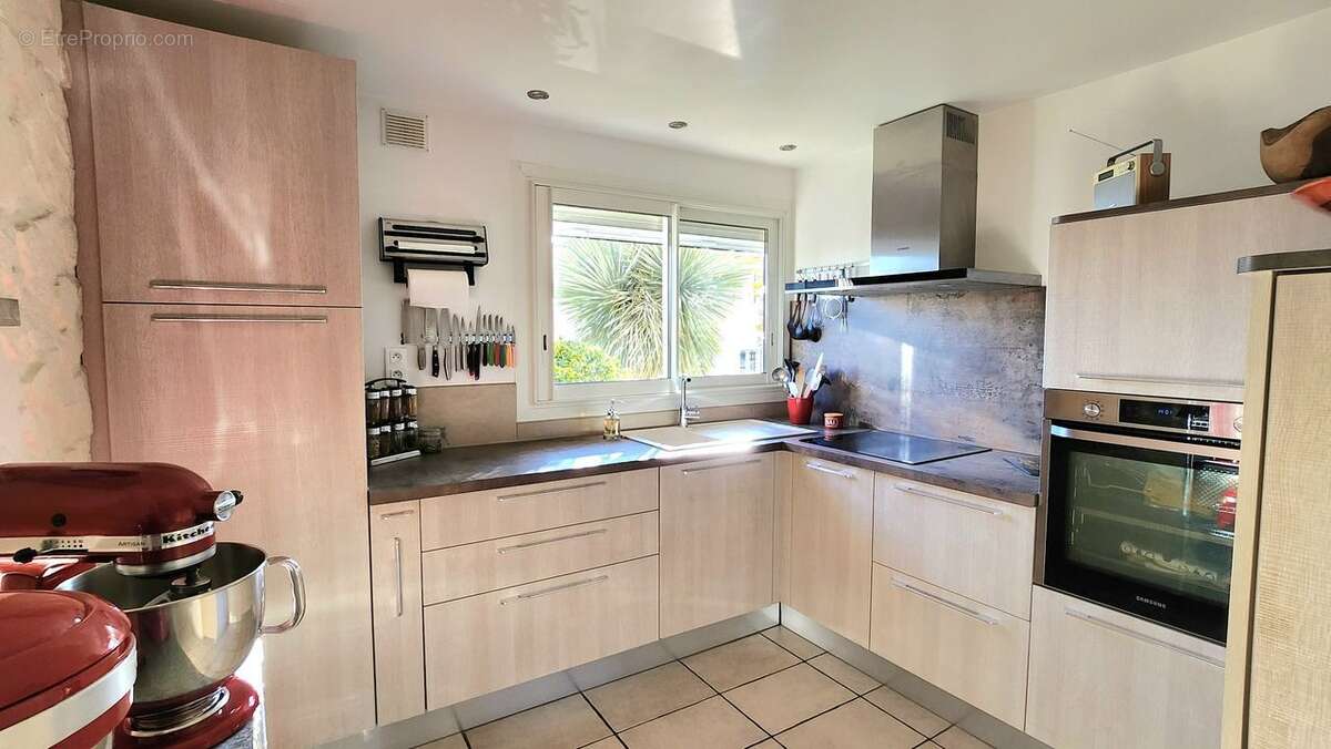 MAISON CHATEAU GOMBERT T4 / GARAGE / JARDIN 700 M² - Maison à MARSEILLE-13E